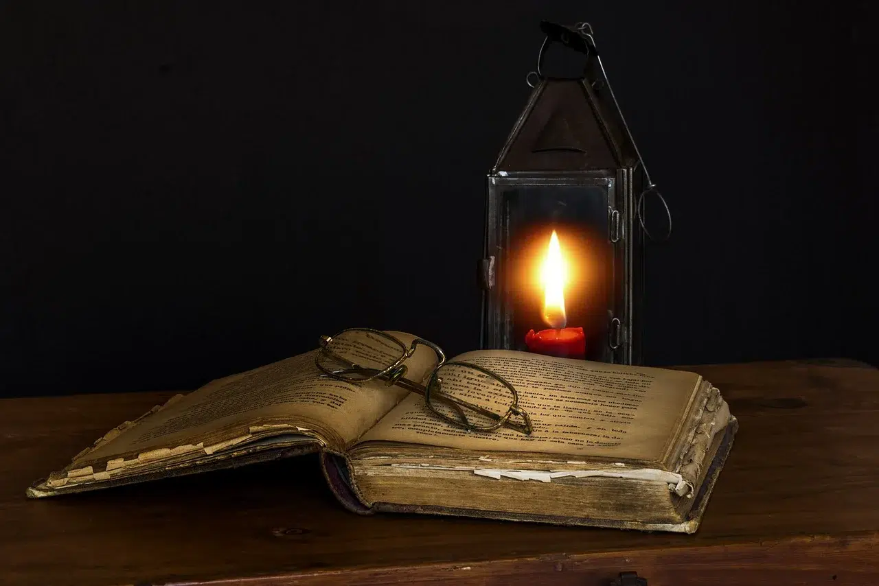 old books 1237619 1280